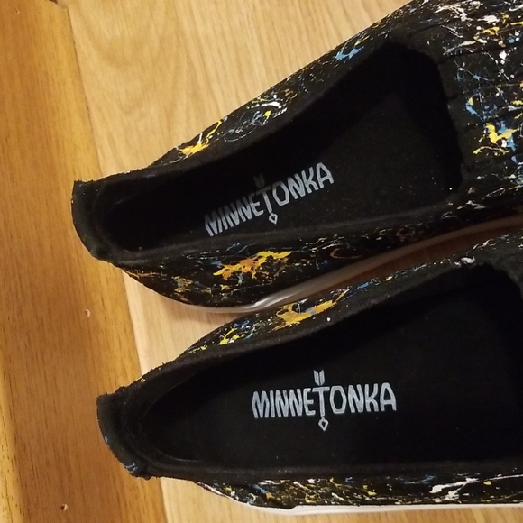 💎2 for $25💎 Minnetonka Paint Splatter Slip-on Tennis Shoes, size 8.5 Womens - Picture 4 of 15